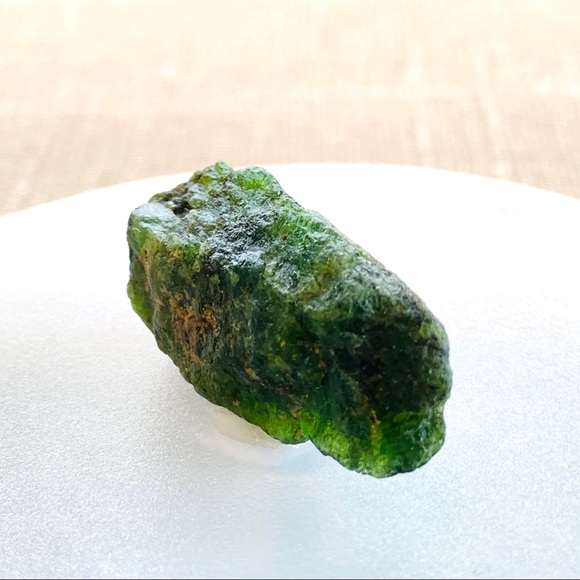 Rare Dioptase gemstone. Stone of emotional healing - Picture 7 of 9